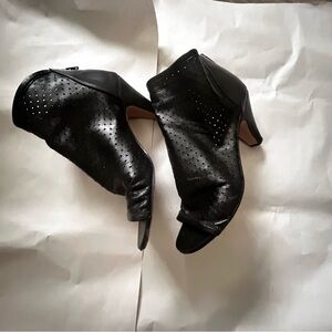 Elegant Black Women's Heeled Shoes
